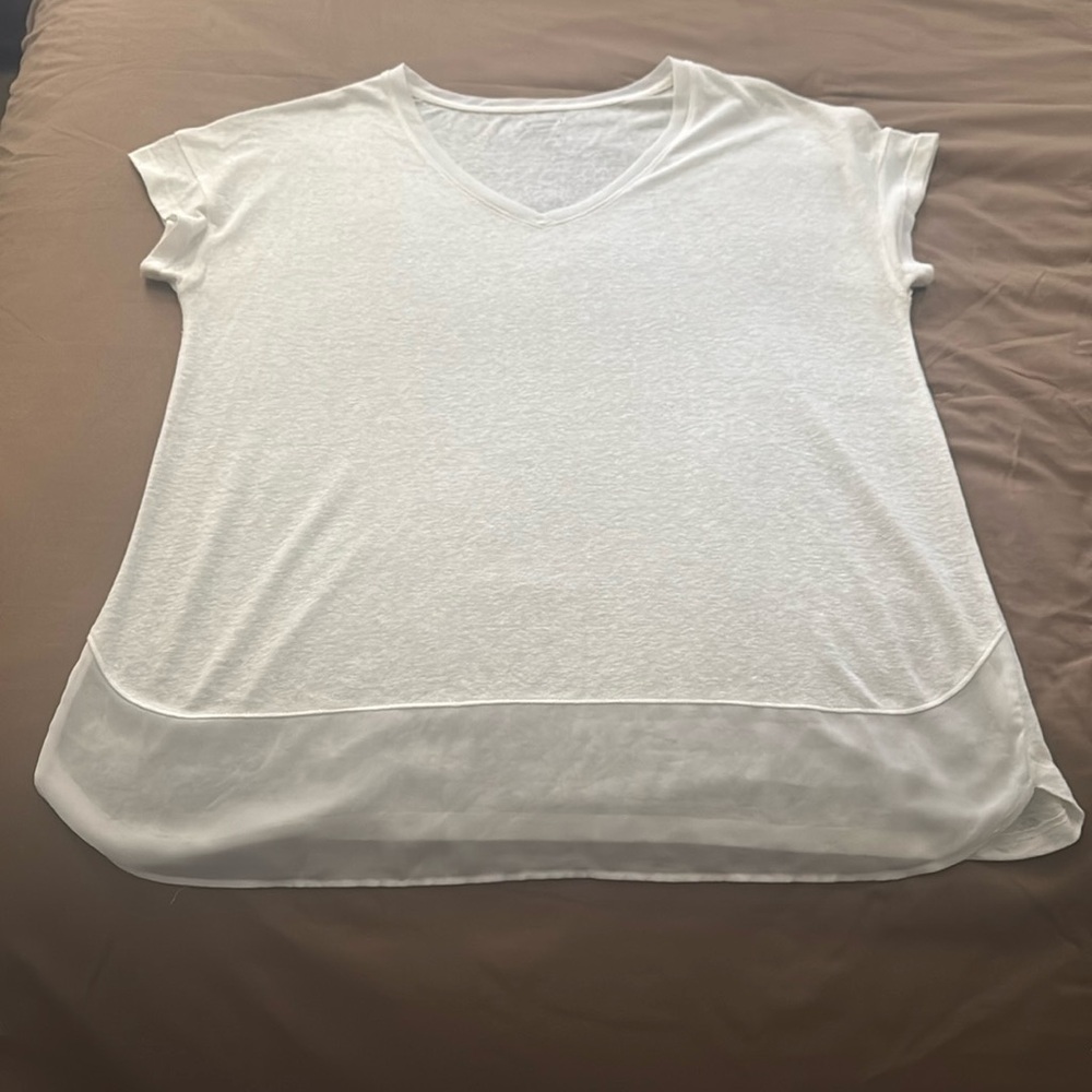 Lane Bryant white short/cap sleeve tunic top size 14/16. NWOT Never worn!